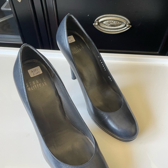 Navy blue heels - Picture 2 of 4